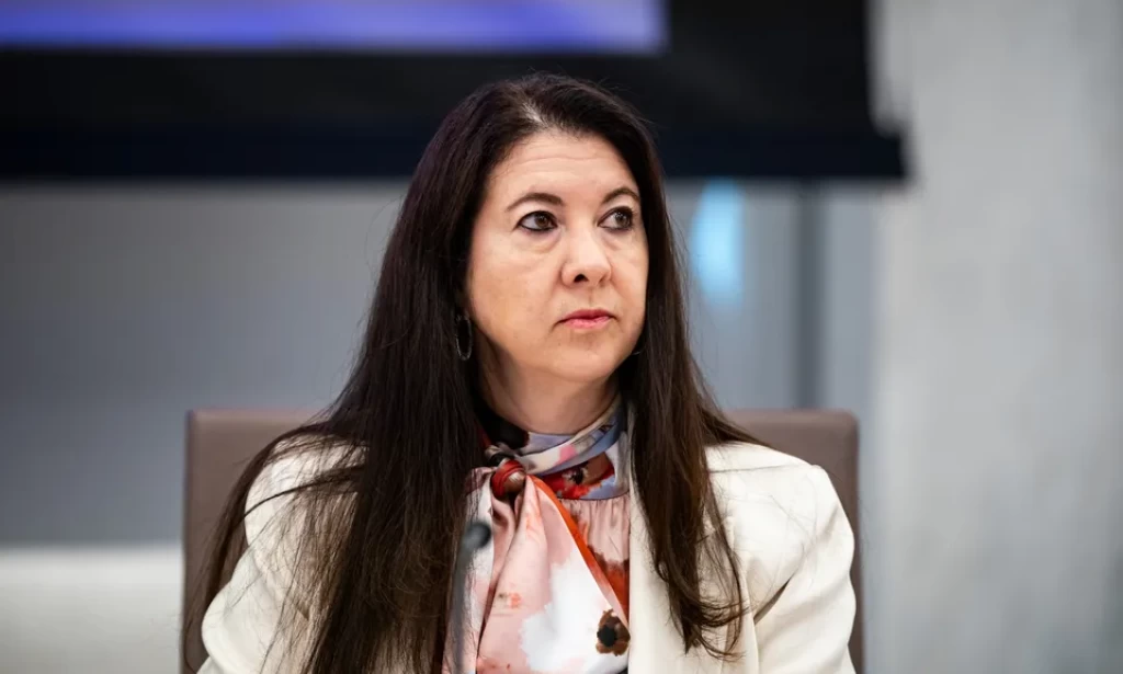 Ex-Fed Governor Kugler Resigned After Violating Trading Rules