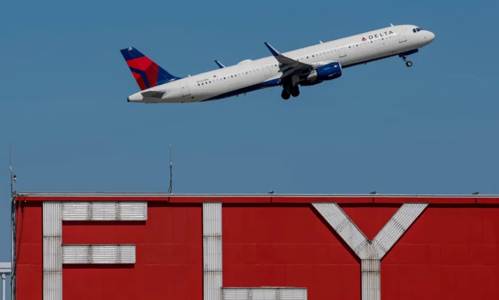 US lifts restrictions on flights in time for Thanksgiving travel