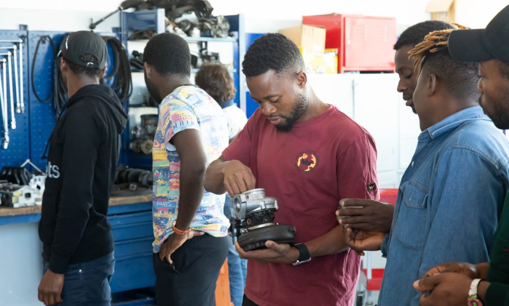 Labour Pathways for Refugees: The Human Safety Net at the Forefront of a New Integration Model