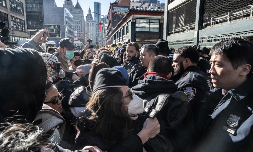Protesters arrested in NYC over possible ICE-related activity near Chinatown