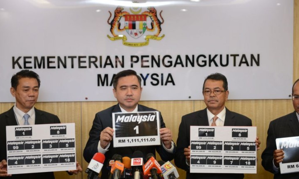 “Malaysia 1” number plate goes to the winning bidder for RM1,111,111