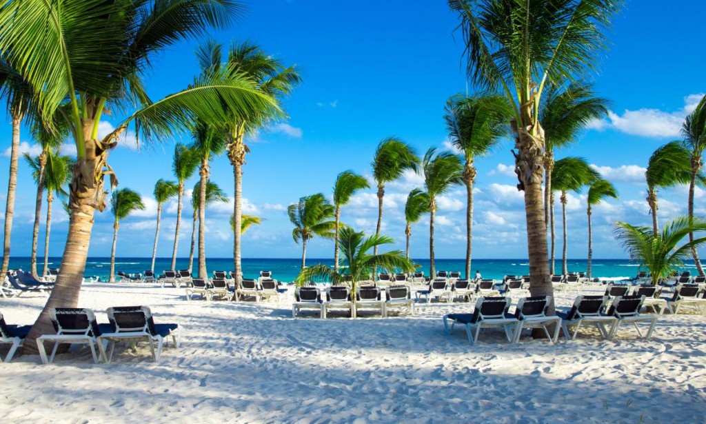 Hawaii's Magic: Exploring the Most Breathtaking Scenery Across Oahu, Maui, and Kauai